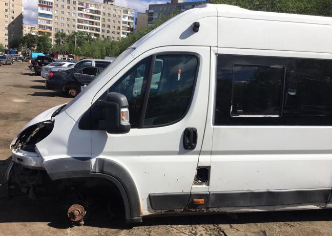 Peugeot Boxer 250 2006)