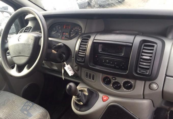 Renault Trafic 2005 г, на запчасти