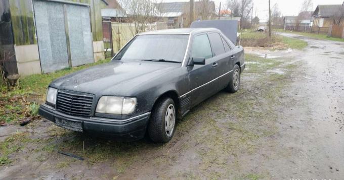 Мерседес E220 W124 5-МКПП