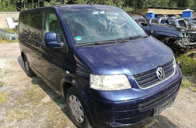 Volkswagen Multivan T5 2005 г на запчасти