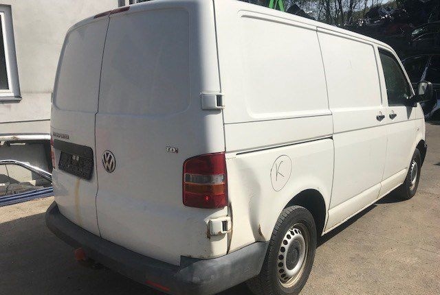 Разбор на запчасти Volkswagen Transporter 5 2003-2