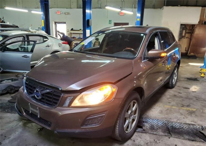 Разбор на запчасти Volvo XC60