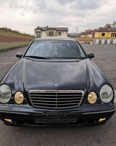 В разбор Mercedes w210 e430 рестайлинг из Японии