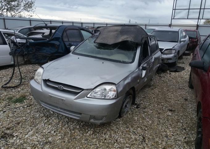 Kia Rio 2003 г по запчастям