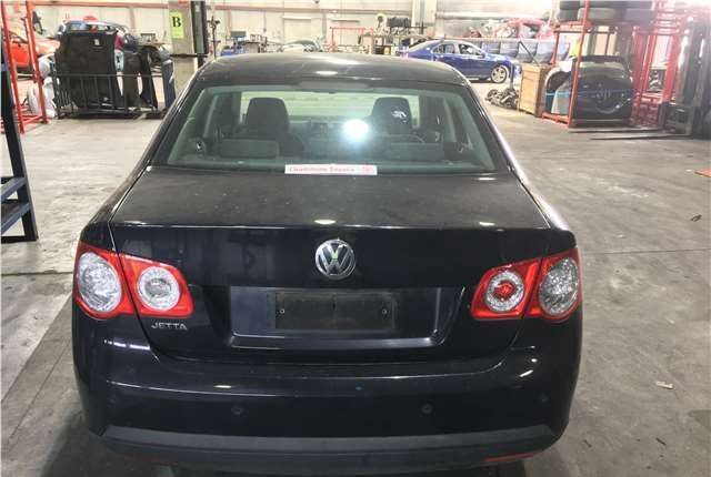 Разбор на запчасти Volkswagen Jetta 5