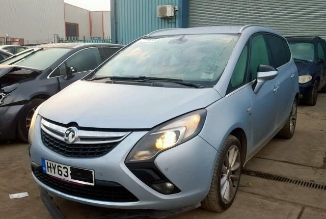 Разбор на запчасти Opel Zafira C 2011