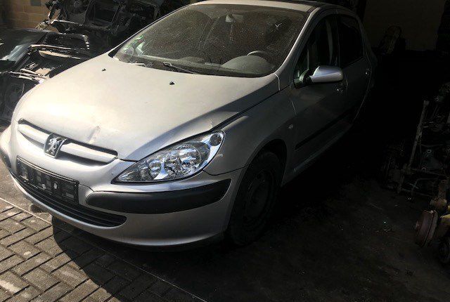 Разбор на запчасти Peugeot 307