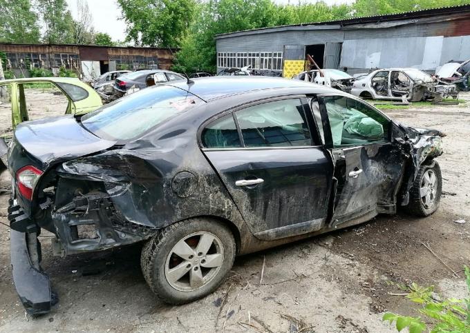 В разборе Renault Fluence 2.0 M4R вариатор 2010г