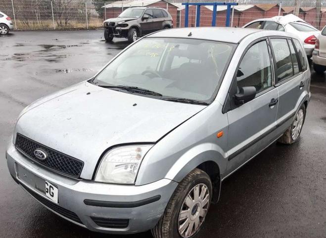 Ford Fusion 2004 г на запчасти