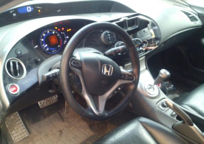 Разбирается honda civic 5D робот 2008г