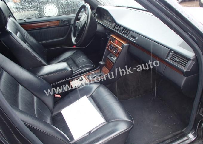 На разбор Mercedes W124 320TE 93г