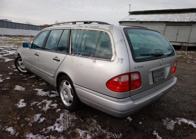 Mercedes E320 W210, в разборе Мерседес Е320