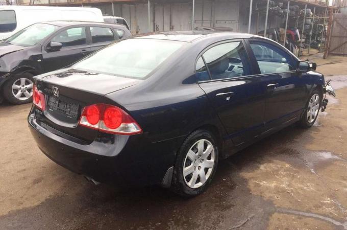 Honda Civic 2009 г на запчасти