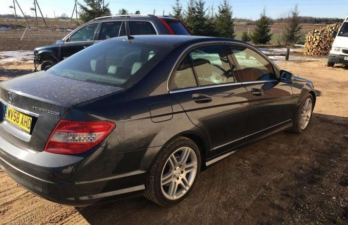 Mercedes W204 C180 M271 09г по запчастям