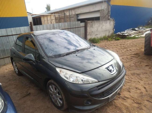 Peugeot 207 2006 г на запчасти