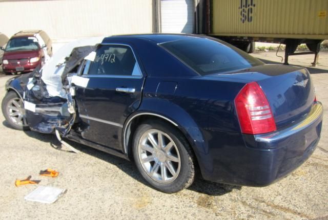 Автомобиль в разборе: Chrysler 300C 2004-2011