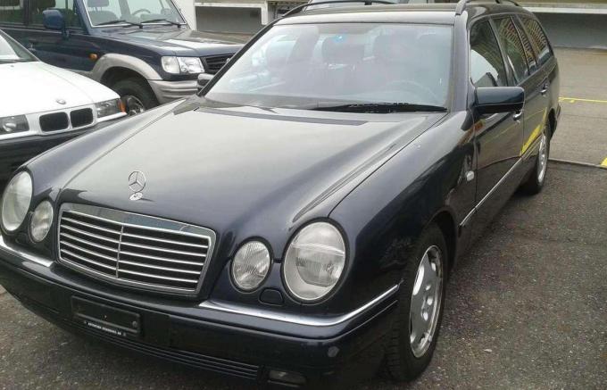 Mercedes w210 OM611 2.2 D E220 2001г на запчасти