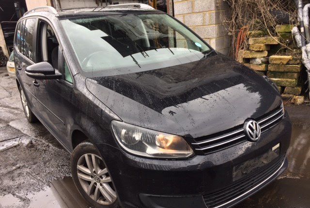 Разбор на запчасти Volkswagen Touran