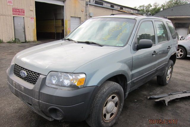 Разбор на запчасти Ford Escape 2001-2006