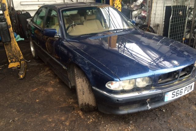 Разбор на запчасти BMW 7 E38