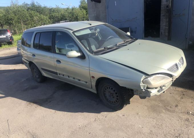 Renault Megane 1 2003 г.в. 1,4 95 л.с. в разборе