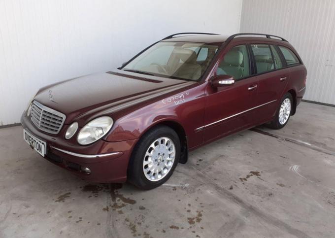 В разборе Mercedes E W211 2005 год