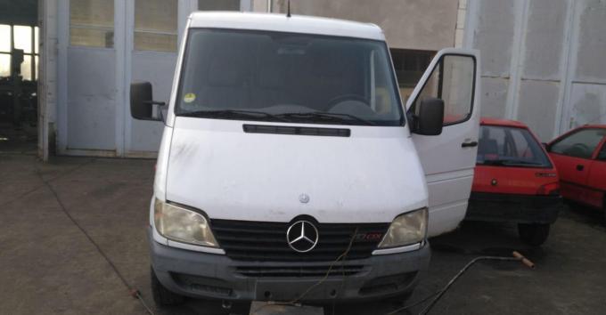 Разбор на запчасти Mercedes Benz Sprinter W903 611