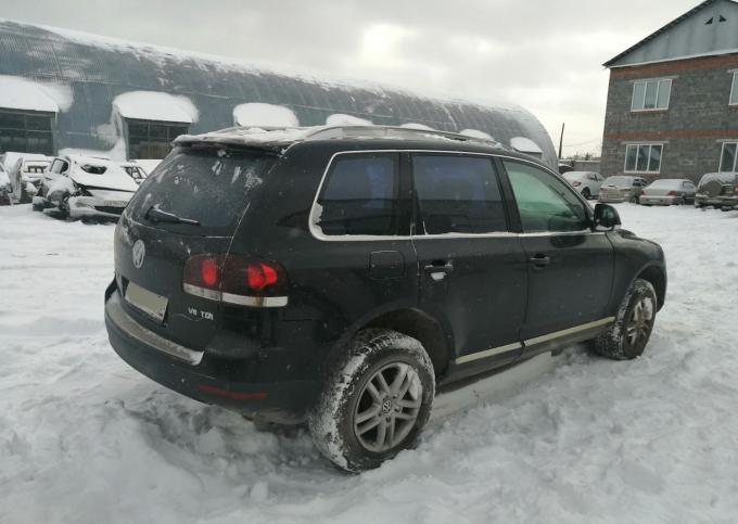 Volkswagen Touareg (автомобиль в разборе)