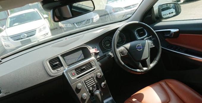 Volvo S60 1.6T 2011г в разбор