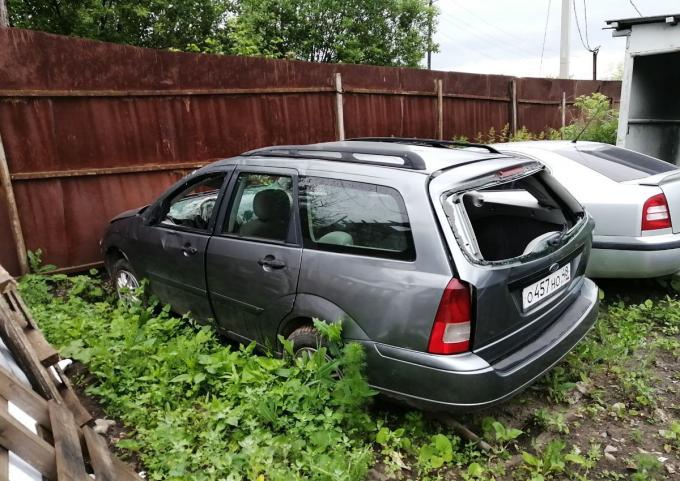 Ford Focus 2.0AT, 2004, битый, 150000км