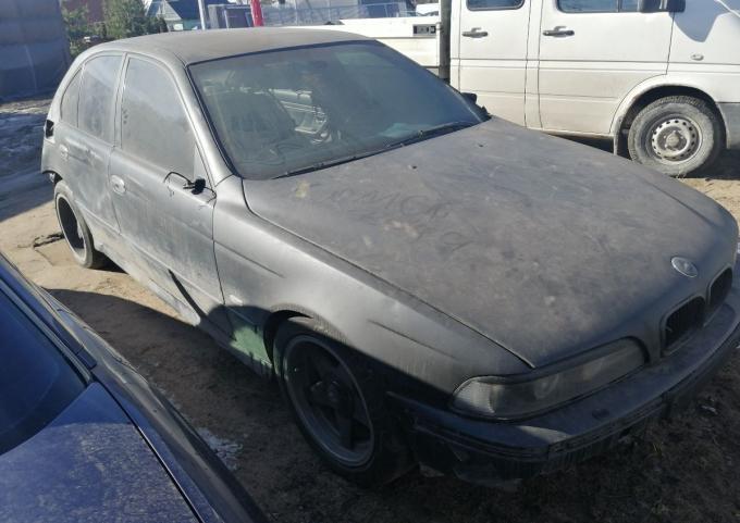 BMW E 39 4.4 по запчастям