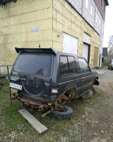 Mitsubishi Pajero 2