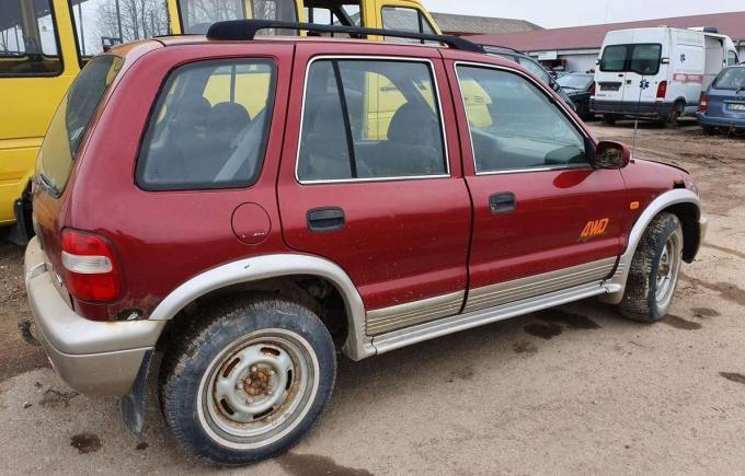 Kia Sportage 2000 г на запчасти