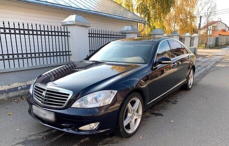 В разборе w221 s500 s350 крыло бампер фара дверь