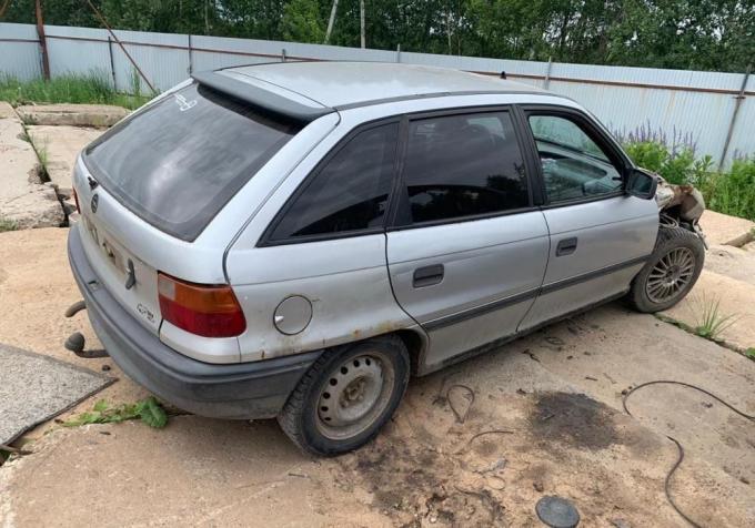 В разборе opel astra F