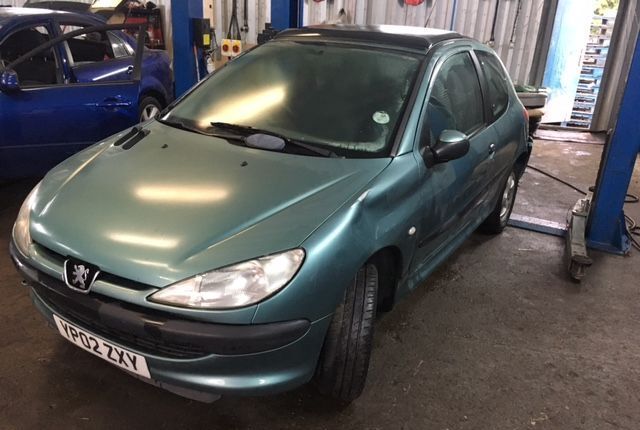 Разбор на запчасти Peugeot 206