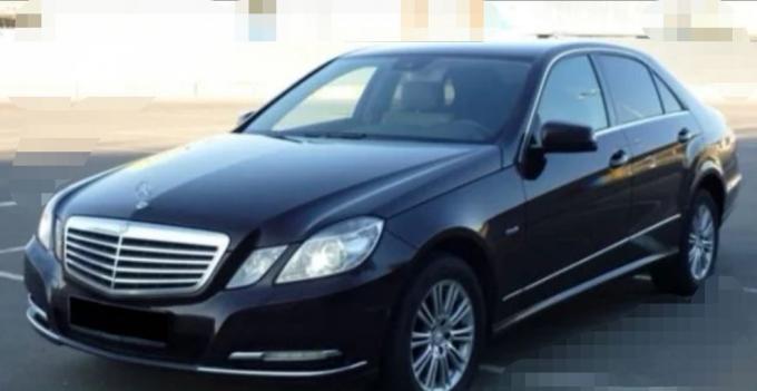 Mercedes-Benz E200 2009 г авто запчасти