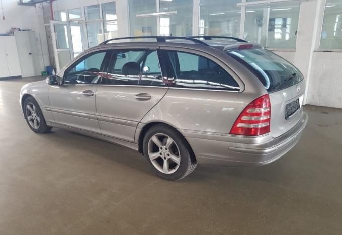 Mercedes-Benz C W203 2006г, на запчасти