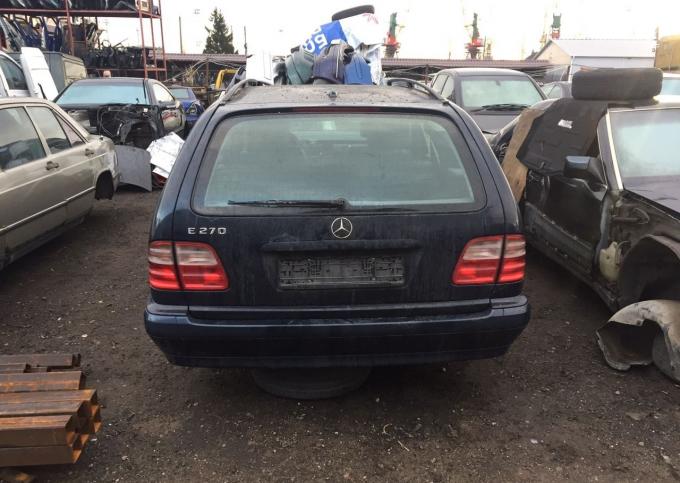 Продам по запчастям мерседес W210 E270cdi