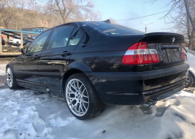 В разборе BMW 3 e46 бмв 3 е46