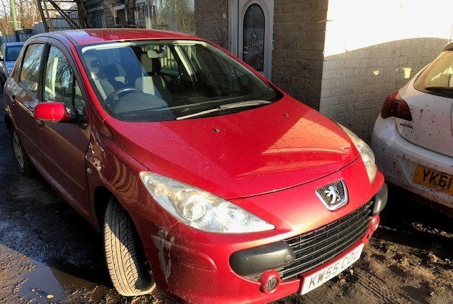 Разбор на запчасти Peugeot 307