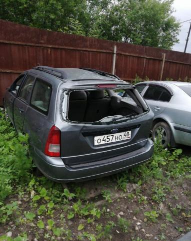 Ford Focus 2.0AT, 2004, битый, 150000км