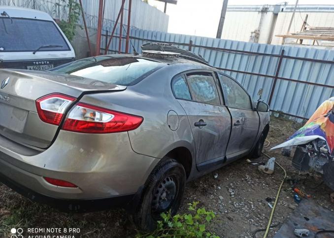 Renault Fluence 2012 год в разборе