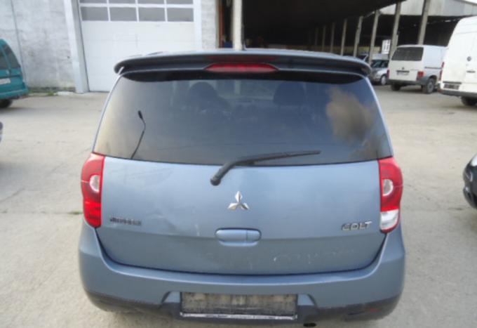 Mitsubishi Colt 2010г, на запчасти