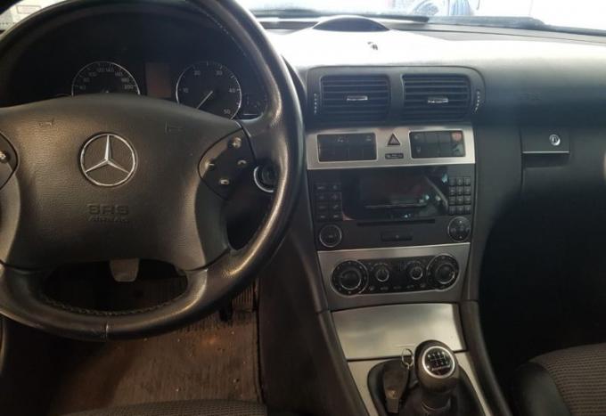 Mercedes-Benz C W203 2006г, на запчасти