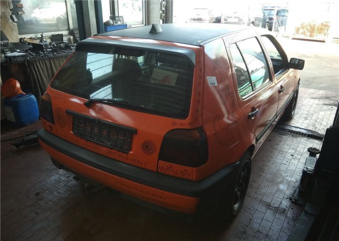 Разбор Volkswagen Golf 3 1997 Запчасти Капот Фары