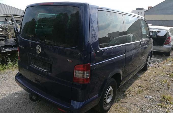 Volkswagen Multivan T5 2005 г на запчасти