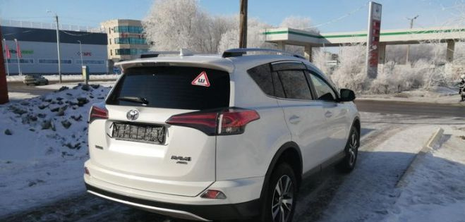 Продам по запчастям Toyota RAV 4 2016