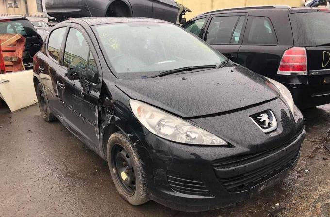 Peugeot 207 1.4 HDI 2011 г по запчастям