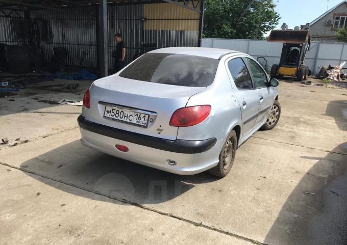 Peugeot 206 в разборе по частям